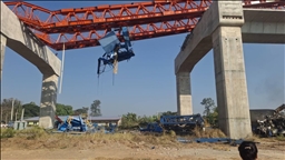  Најмалку 22 загинати, 55 повредени при пад на кран врз воз во Тајланд