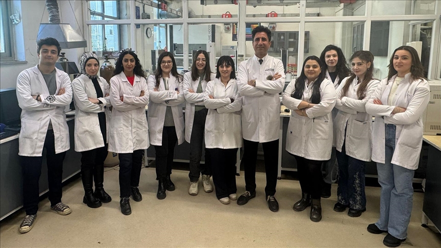 Türk bilim insanları kutuplardaki bazı canlıların dışkı örneklerinden bölgenin kirliliğini belirleyecek