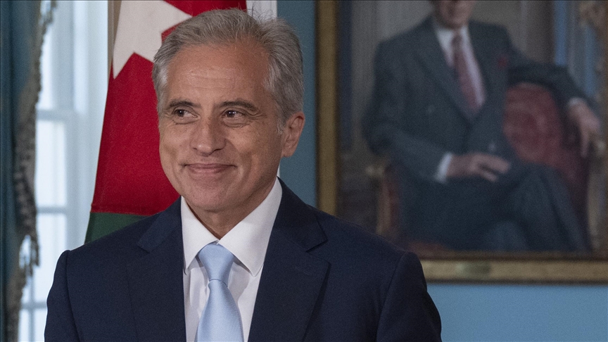 رئيس وزراء الأردن: ندعم أمن لبنان واستقراره