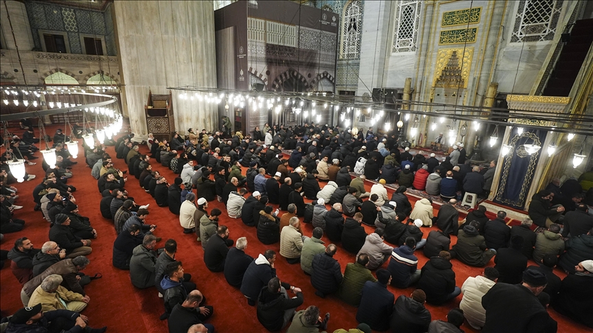 مساجد إسطنبول تحيي ليلة الإسراء والمعراج