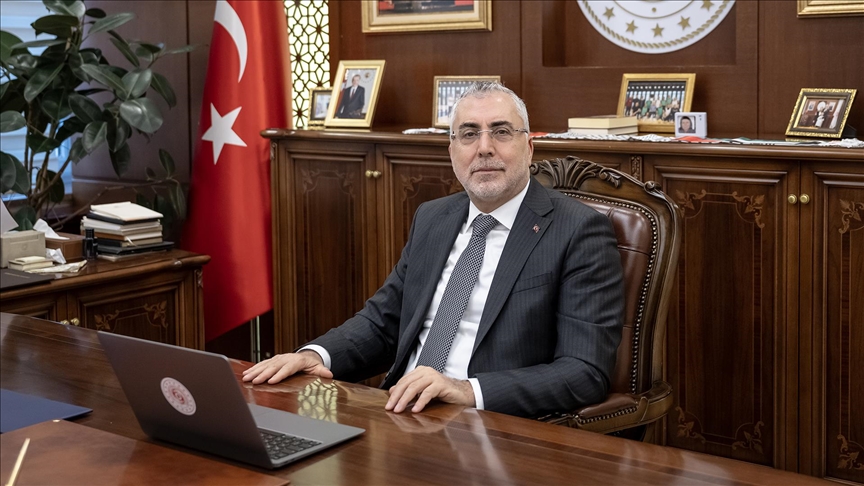 Çalışma ve Sosyal Güvenlik Bakanı Işıkhan, AA'nın "Yılın Kareleri" oylamasına katıldı