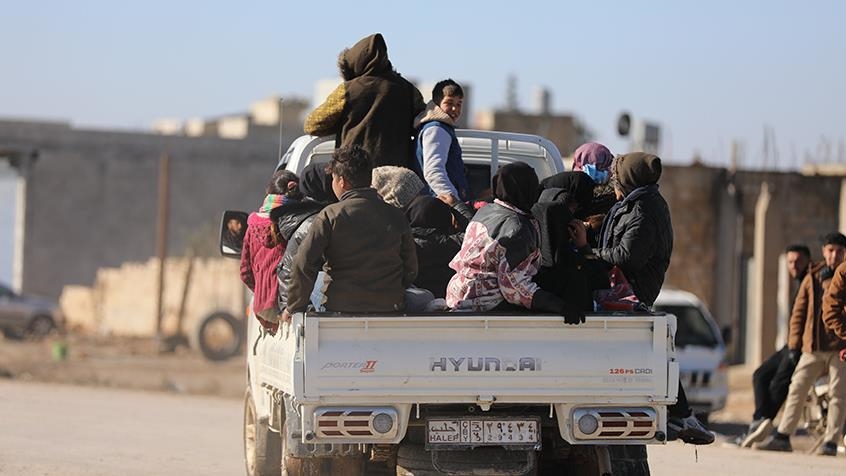 غیرنظامیان سوری: گروه تروریسستی ی.پ.گ/قسد مانع خروج امن مردم از دیرحافر می‌شود