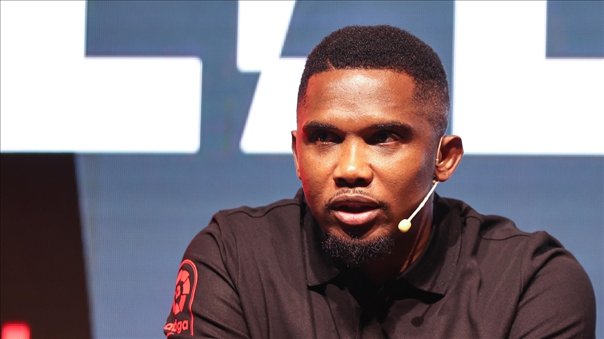 قدم.. "كاف" يعاقب صامويل إيتو بالإيقاف 4 مباريات وغرامة مالية