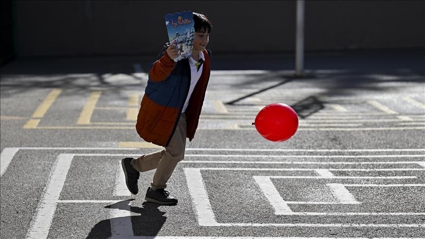Li dibistanan ji bo tetîla nîvê salê zengila dersa dawîn sibê dê lê xe