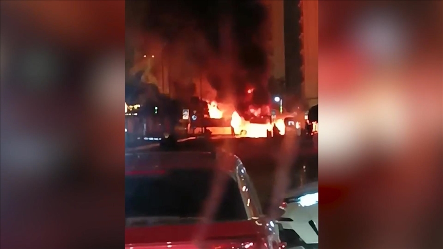 Avcılar'da İETT otobüsünün yanması kamerada