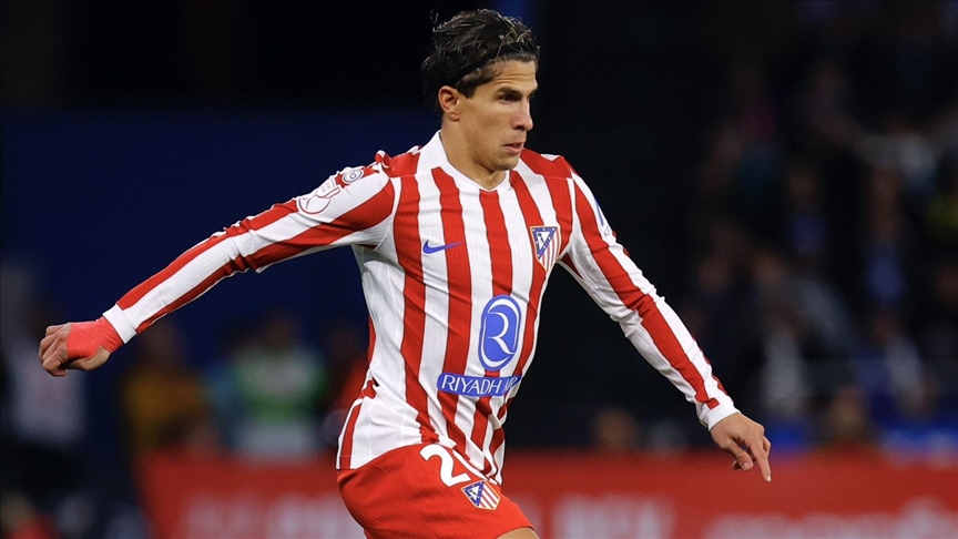 قدم.. أتلتيكو مدريد يمدد عقد مهاجمه الأرجنتيني جوليانو سيميوني
