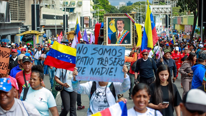 فنزويلا.. مسيرة حاشدة دعما للرئيس المعتقل مادورو