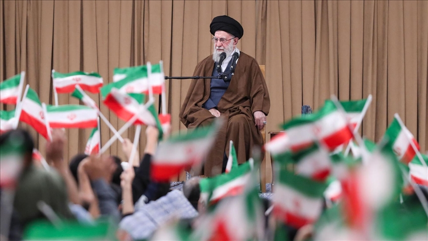 Iran : l’ambassadeur à Paris affirme que « la majorité des Iraniens soutient le guide suprême »