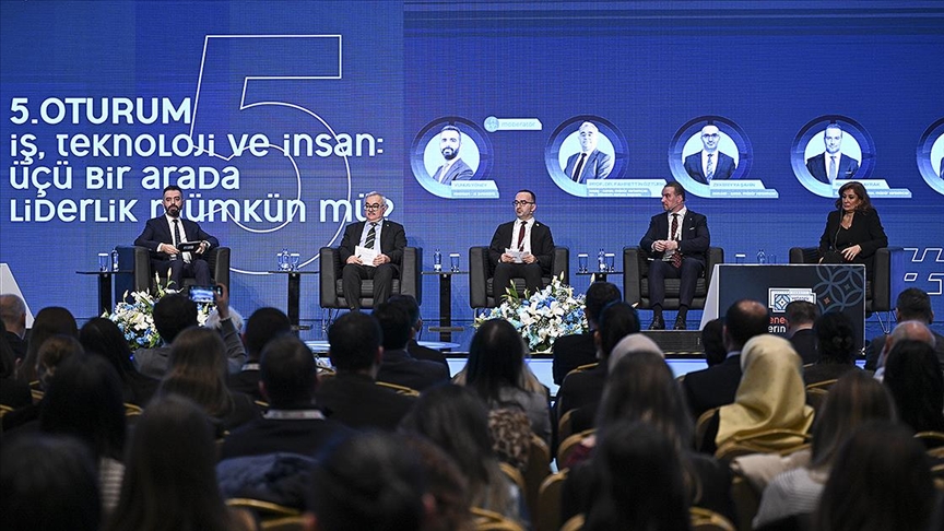 Savunma Sanayii Yetenek Yönetimi Zirvesi'nde "liderlik" ele alındı