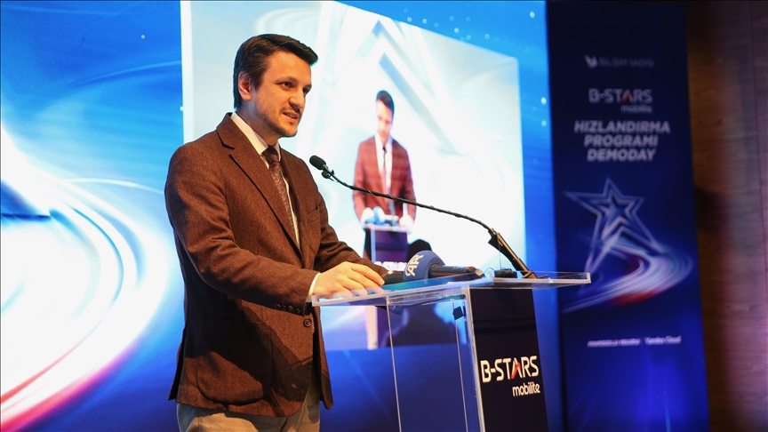 Yapay zeka girişimcileri ve yatırımcılar, Bilişim Vadisi'ndeki "B-Stars AI Hızlandırma Programı"nda buluştu