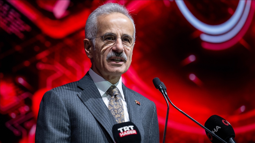 Bakan Uraloğlu: 5G, Türkiye'nin geleceğe attığı en güçlü ve en kararlı adımlardan biridir
