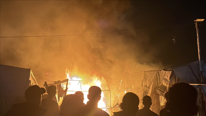 حماس: قصف دير البلح استخفاف بوقف النار ومحاولة لاستئناف الإبادة