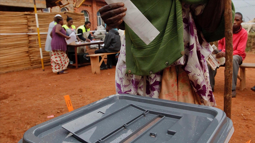 Uganda'da halk sandık başında