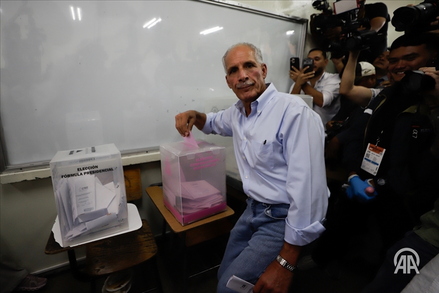 Honduras president-elect vows to take office despite election recount order