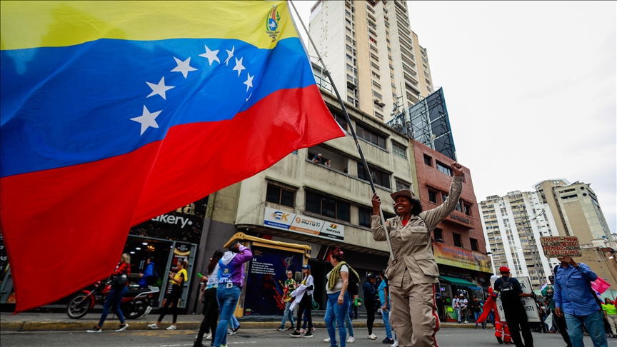 Venezuela : des milliers de personnes manifestent pour demander la libération du président Maduro