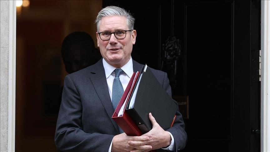 Starmer i jep fund bojkotit ndaj X-it pasi platforma "po vepron drejt përputhshmërisë me ligjin britanik"