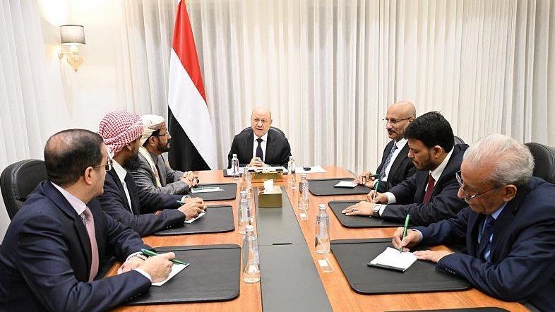 اليمن يُقر ملء الشواغر في عضوية مجلس القيادة الرئاسي