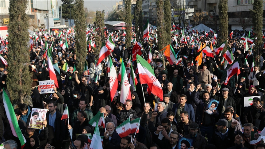 الخارجية الإيطالية تدعو رعاياها إلى مغادرة إيران