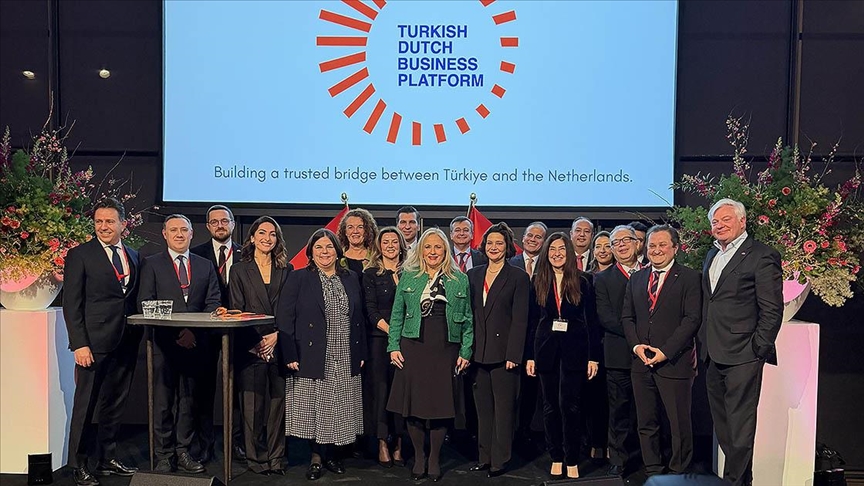 Hollanda'nın başkenti Amsterdam'da "Türkiye-Hollanda İş Platformu" kuruldu