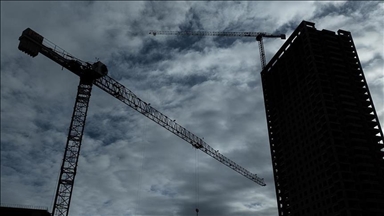 2 dead, 5 injured as construction crane falls onto road in Thailand