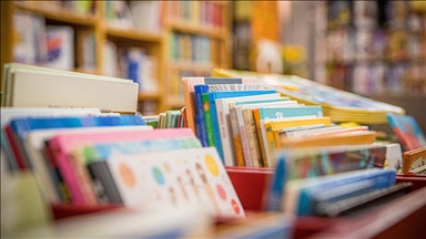 İsrailli "yerleşimci-işgalci" kelimelerini kullanan Fransız yayınevi baskılar sonucu kitaplarını toplattı