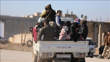 YPG/SDF terrorist group prevents people from leaving Aleppo, use civilians as human shields