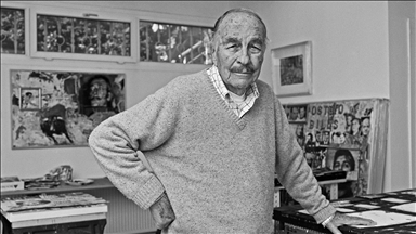 "Dünya Duvarları" için dünyayı gezen sanatçı: Burhan Doğançay