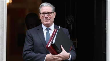 Starmer i jep fund bojkotit ndaj X-it pasi platforma "po vepron drejt përputhshmërisë me ligjin britanik"