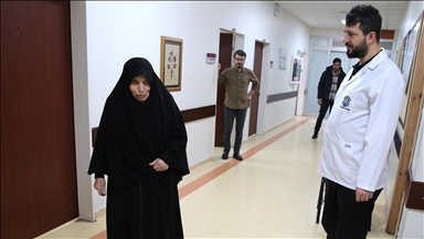 Robotik diz protezi cerrahisiyle 70 yaşındaki hasta rahat yürümeye başladı