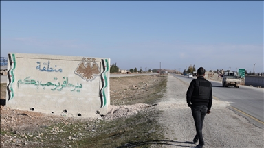 Syrie : des responsables de l’armée accusent le YPG/FDS d’empêcher la sortie des civils de Deir Hafir