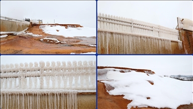 "Sivas'ın Pamukkale"si Altınkale'de buz sarkıtları oluştu 