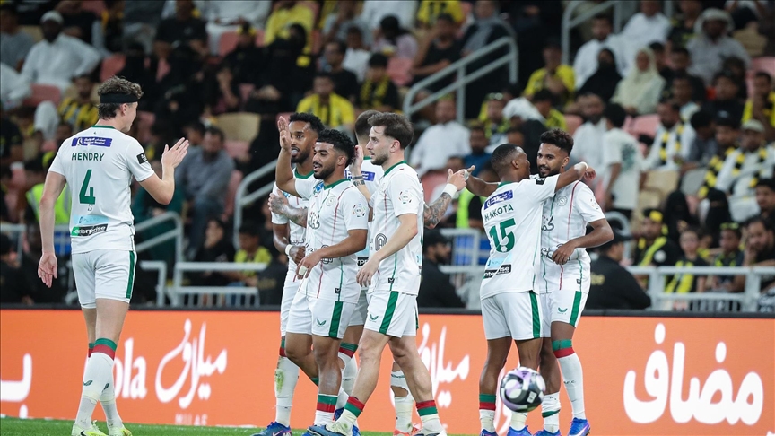 قدم.. الاتحاد حامل اللقب يواصل نزيف النقاط بالدوري السعودي