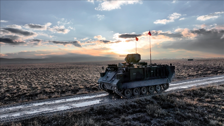 Türkiye'nin ilk elektrikli zırhlı personel taşıyıcısı E-ZPT görücüye çıktı