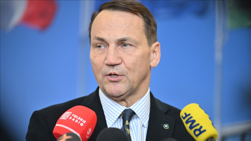 Warsaw pushes back as EU floats return to talks with Putin