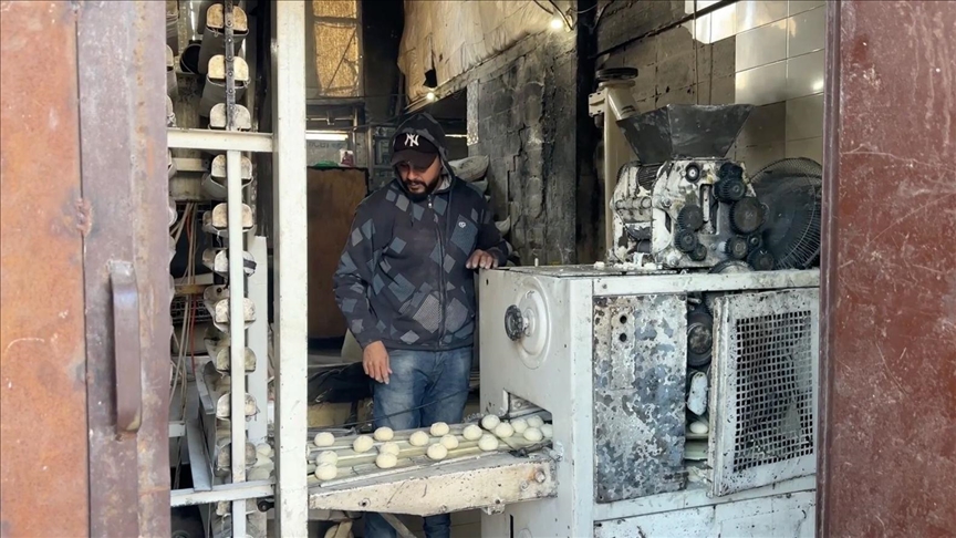 Furra e bukës në Gaza e dëmtuar nga gjenocidi izraelit rihapet me burime të kufizuara