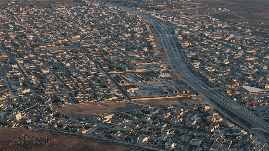 Suriye ordusu, Deyr Hafir'de terör örgütü YPG/SDG'ye yönelik operasyona başladı