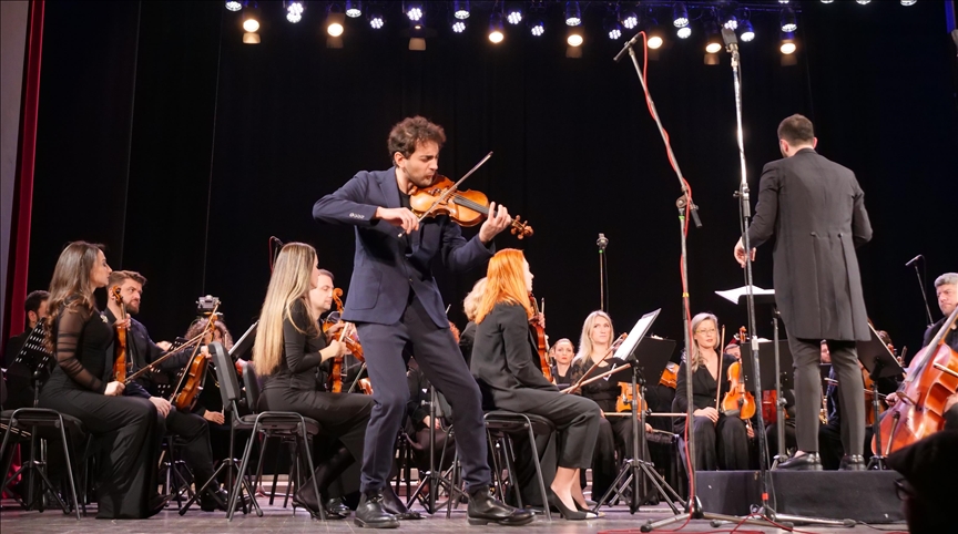virtuozi-i-violines-elvin-hoxha-ganiyev-performon-ne-tirane