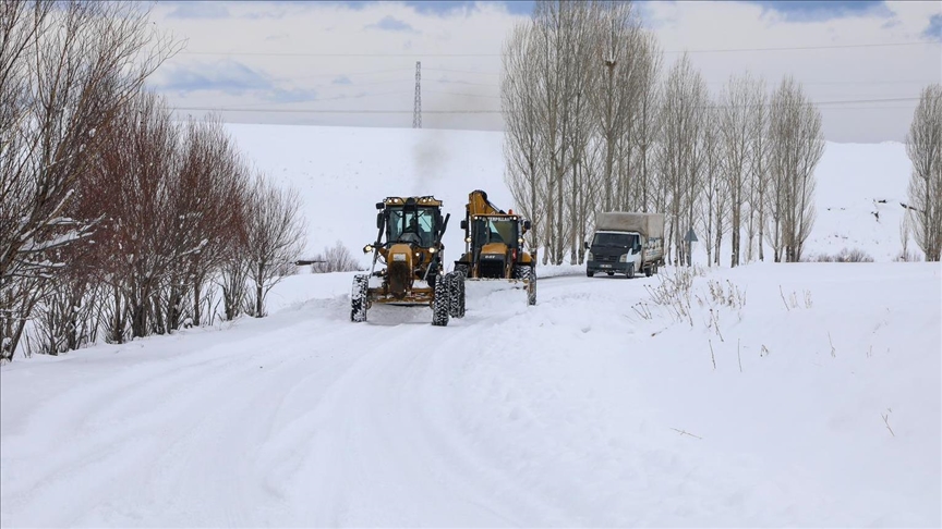Li Wan, Mûş, Hekarî û Bidlîsê rêya 167 cî û waran girtiye