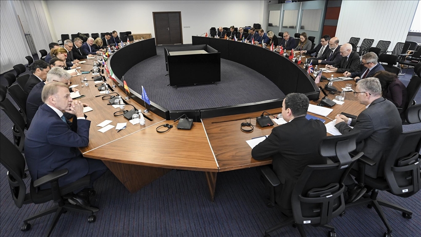 Kryeministri Kurti zhvilloi takim me ambasadorët e akredituar në Kosovë