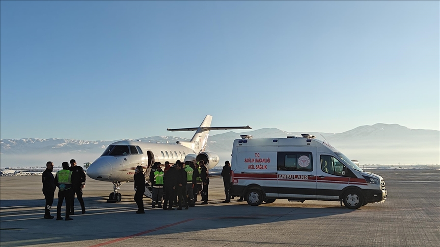 Nexweşê li Mûşê dihat dermankirin bi balafira ambulans sewqî Enqereyê kirin