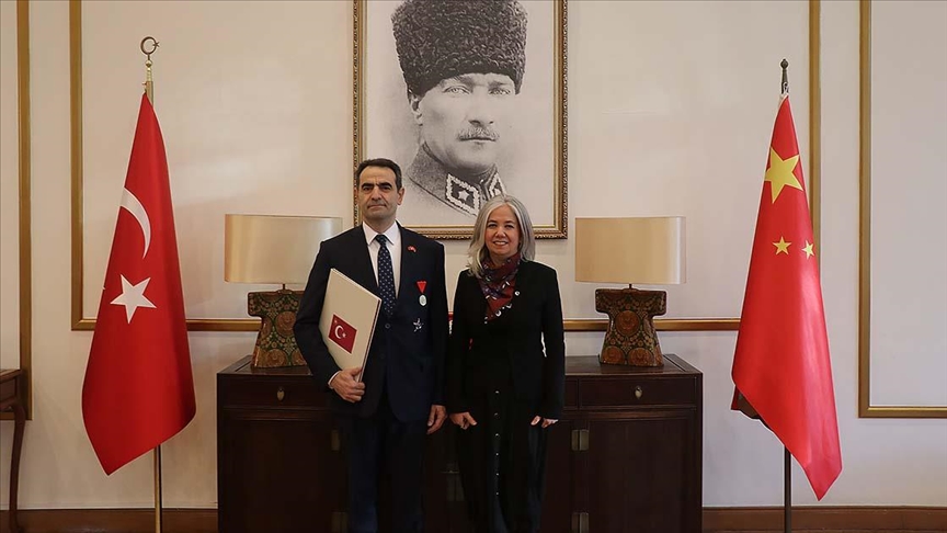 Türkiye'nin Pekin Büyükelçisi Ünal, Çin Devlet Başkanı Şi'ye güven mektubunu sundu