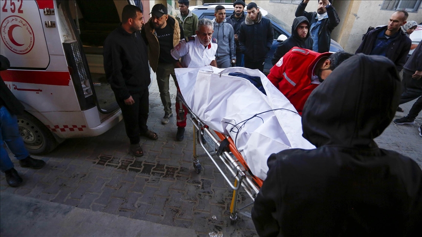 الجيش الإسرائيلي يقتل فلسطينية ويصيب آخرين بقطاع غزة