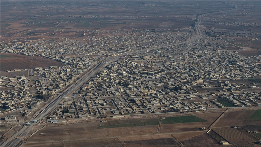 ئاژانسی ئانادۆڵو لە ئاسمانەوە وێنەی ئەو مەدەنییانەی گرت کە دێر حافر جێدەهێڵن