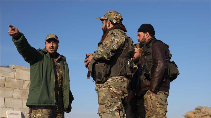 الجيش السوري يستهدف مواقع لـ"قسد" بدير حافر شرقي حلب 