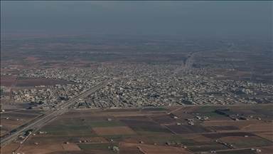 AA, Suriye’de terör örgütü YPG/SDG’nin işgali altındaki Deyr Hafir’i havadan görüntüledi