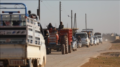 مسؤول سوري: عصابات قسد تبتز النازحين من دير حافر بحلب وتفرض "إتاوات"