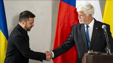 Presidenti çek mbërrin në Kiev për bisedime me homologun ukrainas