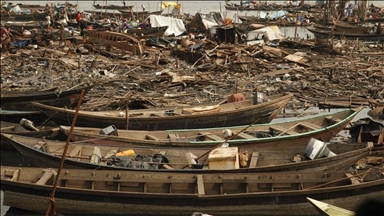  Стотици семејства останаа без дом по уривањето на дрвени куќи над лагуна во Нигерија