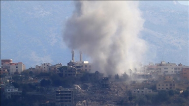 إسرائيل تستهدف بقصف مدفعي وقنبلة صوتية عيتا الشعب جنوبي لبنان