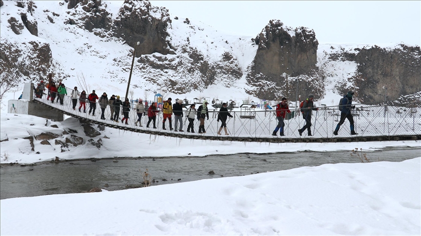 أخدود مراد.. وجهة شتوية لعشاق المشي شرقي تركيا